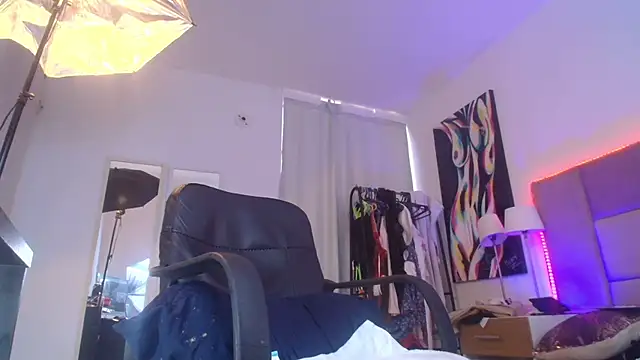 lizzy squirt online show from 6, 3, 2026