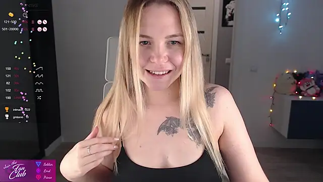 Snapshot of Emma_Bryan chatting on 28, 1, 2025 Emma Bryan online show from 28, 1, 2025