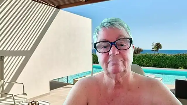 GrannyChrissy68 online show from 13, 6, 2026