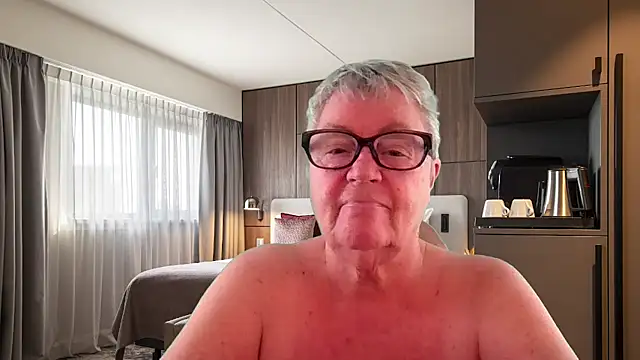 GrannyChrissy68 online show from 1, 7, 2026