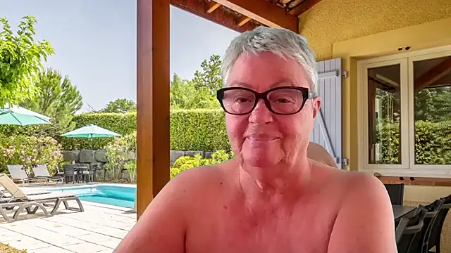 GrannyChrissy68 online show from 19, 7, 2026
