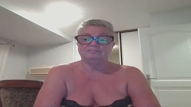 Snapshot of GrannyChrissy68 chatting on 18, 9, 2025 GrannyChrissy68 online show from 18, 9, 2025