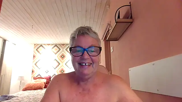 Snapshot of GrannyChrissy68 chatting on 15, 9, 2025 GrannyChrissy68 online show from 15, 9, 2025