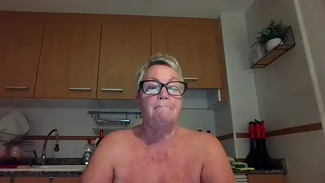 Snapshot of GrannyChrissy68 chatting on 28, 9, 2025 GrannyChrissy68 online show from 28, 9, 2025