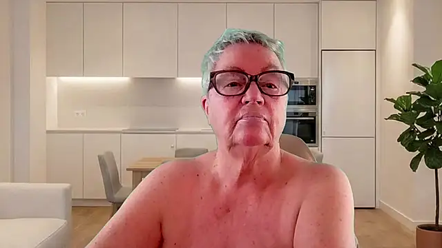 GrannyChrissy68 online show from 20, 6, 2026