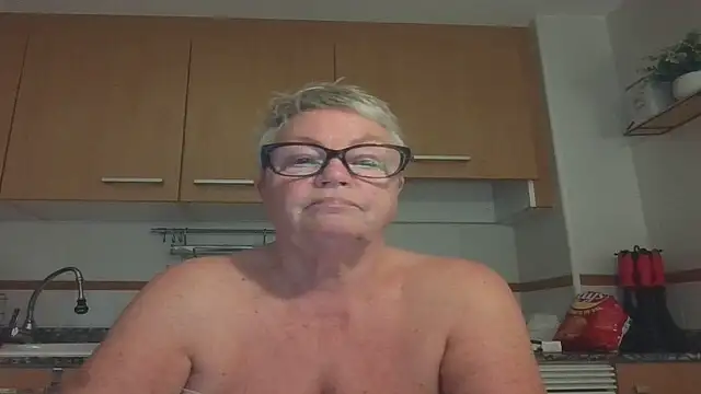 Snapshot of GrannyChrissy68 chatting on 27, 9, 2025 GrannyChrissy68 online show from 27, 9, 2025