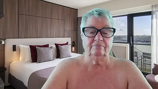 GrannyChrissy68 online show from 4, 6, 2026