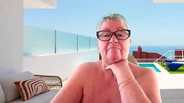 GrannyChrissy68 online show from 15, 6, 2026