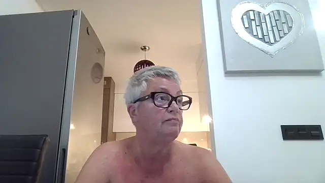 Snapshot of GrannyChrissy68 chatting on 1, 10, 2025 GrannyChrissy68 online show from 1, 10, 2025