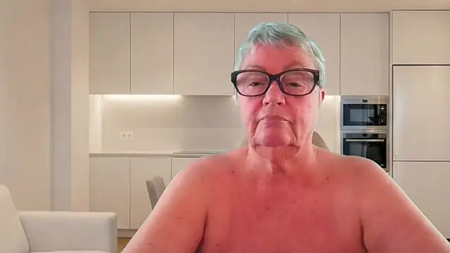 GrannyChrissy68 online show from 10, 6, 2026