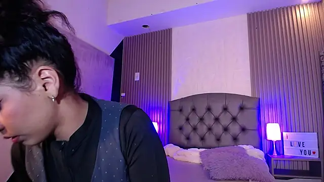 Snapshot of ximena_diaz chatting on 10, 1, 2025 ximena diaz online show from 10, 1, 2025