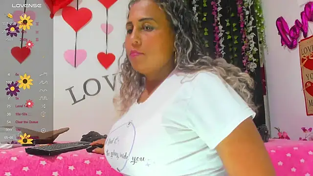 Snapshot of samantha__smile chatting on 16, 6, 2026 samantha smile online show from 16, 6, 2026