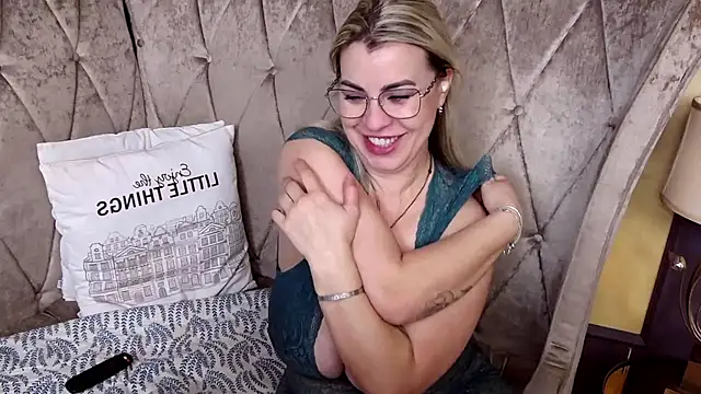 BustyGizelle online show from 11, 3, 2026