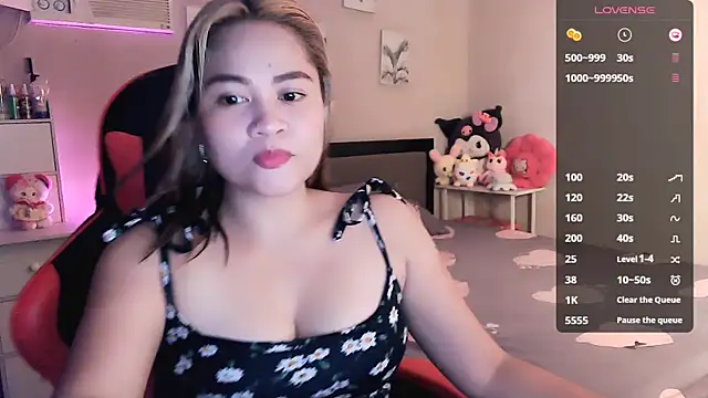 Snapshot of yenyen_ chatting on 17, 6, 2026 yenyen online show from 17, 6, 2026