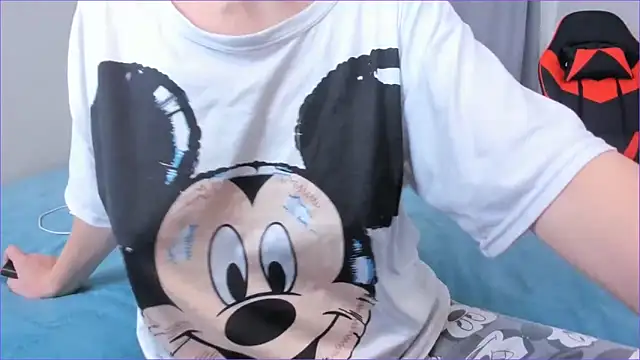 Snapshot of DreamGirl225 chatting on 31, 10, 2025 DreamGirl225 online show from 31, 10, 2025