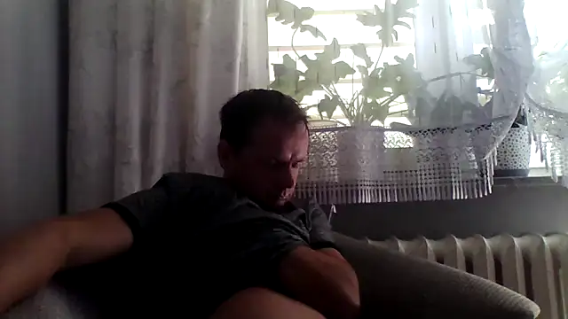 Snapshot of grzes19763 chatting on 6, 7, 2026 grzes19763 online show from 6, 7, 2026