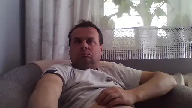 Snapshot of grzes19763 chatting on 19, 4, 2026 grzes19763 online show from 19, 4, 2026