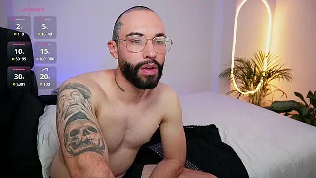 Snapshot of the_lucky_men__ chatting on 26, 2, 2025 the lucky men online show from 26, 2, 2025