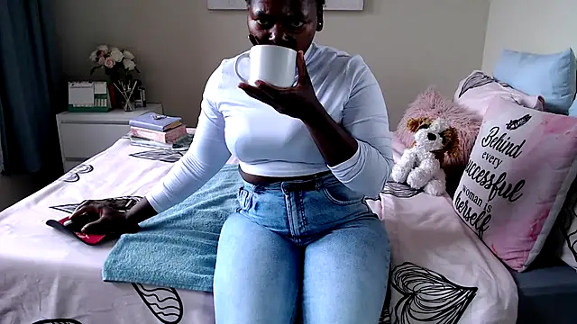 Snapshot of FitSelina66 chatting on 11, 7, 2026 FitSelina66 online show from 11, 7, 2026