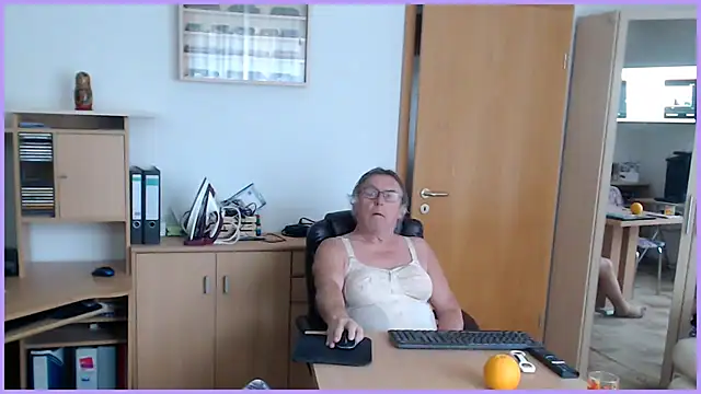 Snapshot of Sissygera chatting on 12, 10, 2025 Sissygera online show from 12, 10, 2025