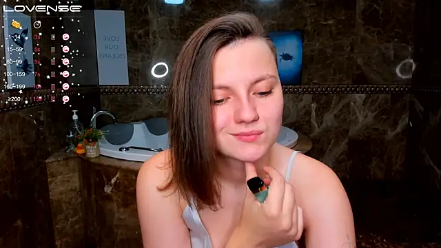 Snapshot of MelindaTin chatting on 23, 11, 2025 MelindaTin online show from 23, 11, 2025