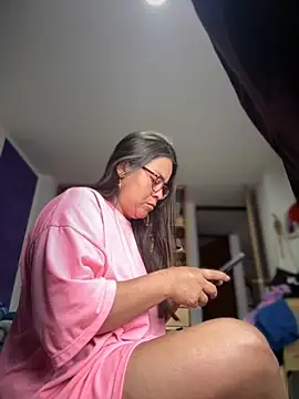 Snapshot of Ixchel_Anaid chatting on 1, 10, 2025 Ixchel Anaid online show from 1, 10, 2025