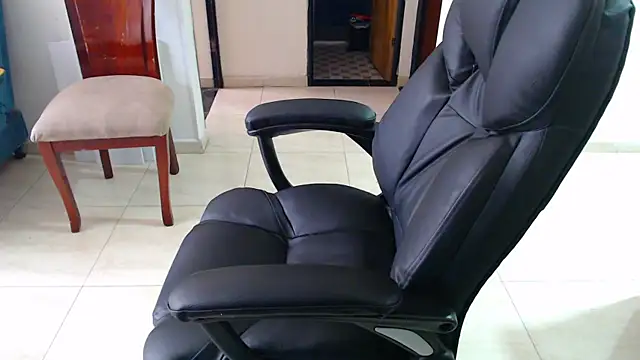 Ixchel Anaid online show from 25, 10, 2025