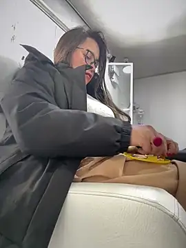 Ixchel Anaid online show from 13, 4, 2026