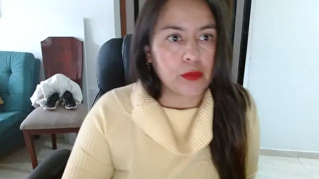 Ixchel Anaid online show from 10, 11, 2025