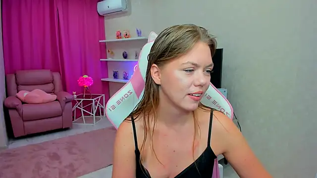 Strawberrye online show from 21, 2, 2026