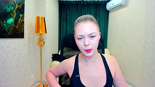 Strawberrye online show from 10, 2, 2025