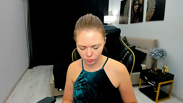 Strawberrye online show from 16, 5, 2026