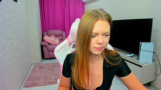 Strawberrye online show from 9, 3, 2026