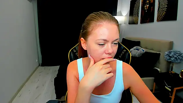 Strawberrye online show from 31, 5, 2026