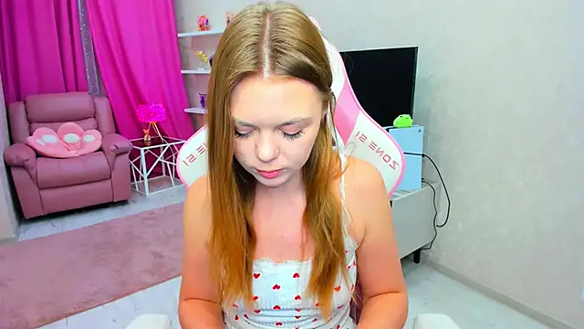 Strawberrye online show from 4, 5, 2026