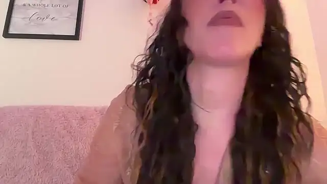 Snapshot of EmilyBlue chatting on 14, 6, 2026 EmilyBlue online show from 14, 6, 2026
