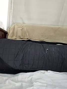 Snapshot of estrella_tasty chatting on 24, 10, 2025 estrella tasty online show from 24, 10, 2025