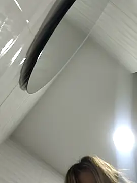 Snapshot of estrella_tasty chatting on 15, 11, 2025 estrella tasty online show from 15, 11, 2025