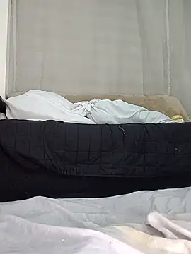 Snapshot of estrella_tasty chatting on 14, 11, 2025 estrella tasty online show from 14, 11, 2025