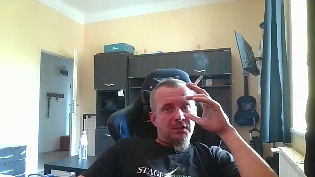 Snapshot of MrWhitePL chatting on 17, 6, 2026 MrWhitePL online show from 17, 6, 2026