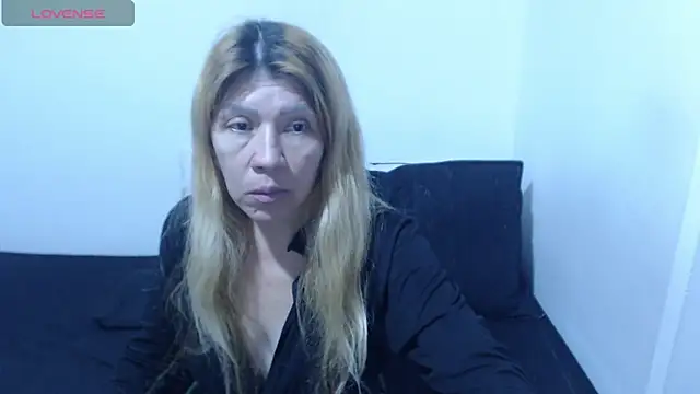 Snapshot of Dulce-Bella chatting on 21, 5, 2026 Dulce-Bella online show from 21, 5, 2026
