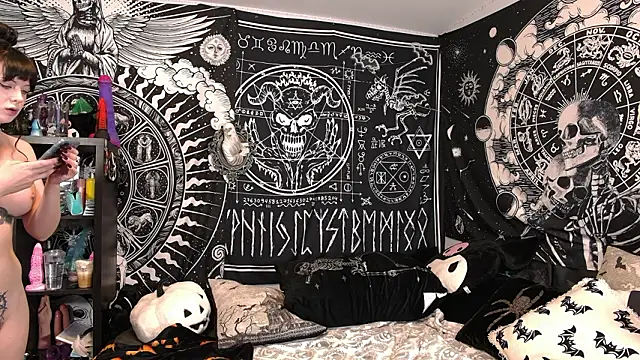 EVILYN online show from 23, 3, 2026