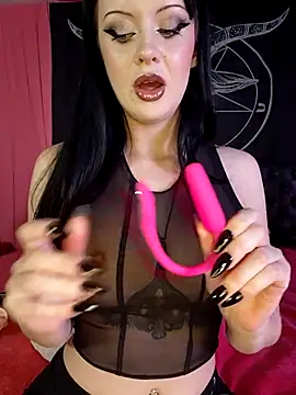 EVILYN online show from 28, 4, 2026