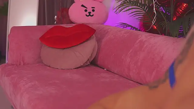 fallingangel online show from 4, 12, 2025