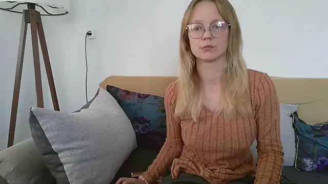 little-leni online show from 22, 10, 2025