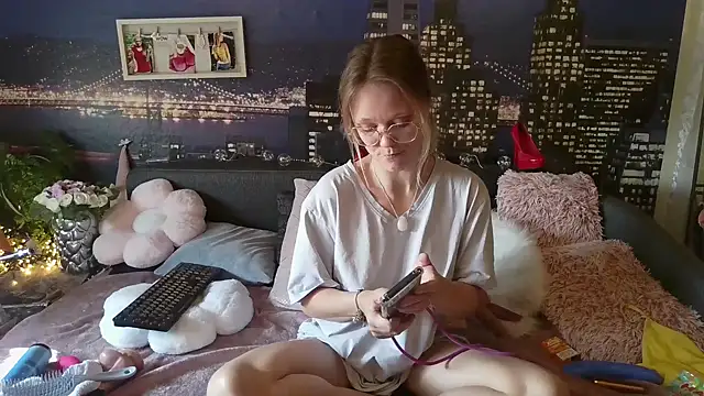 Snapshot of little-leni chatting on 10, 3, 2025 little-leni online show from 10, 3, 2025