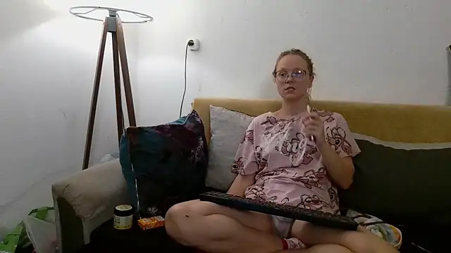 little-leni online show from 4, 11, 2025