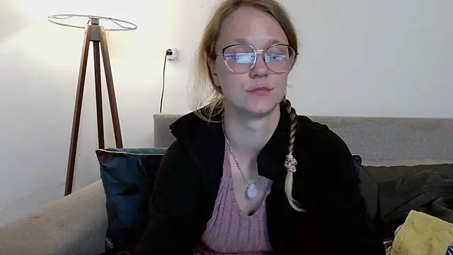 little-leni online show from 11, 4, 2026