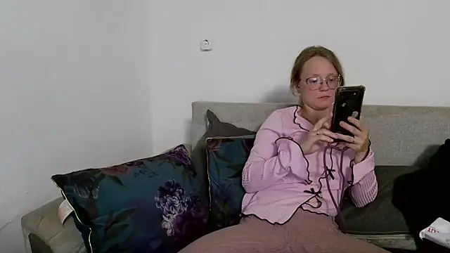 little-leni online show from 15, 4, 2026