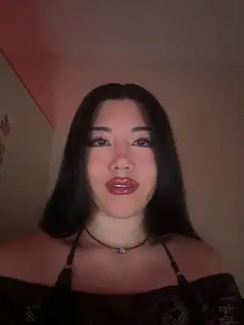 Amanita Bloom online show from 6, 2, 2026